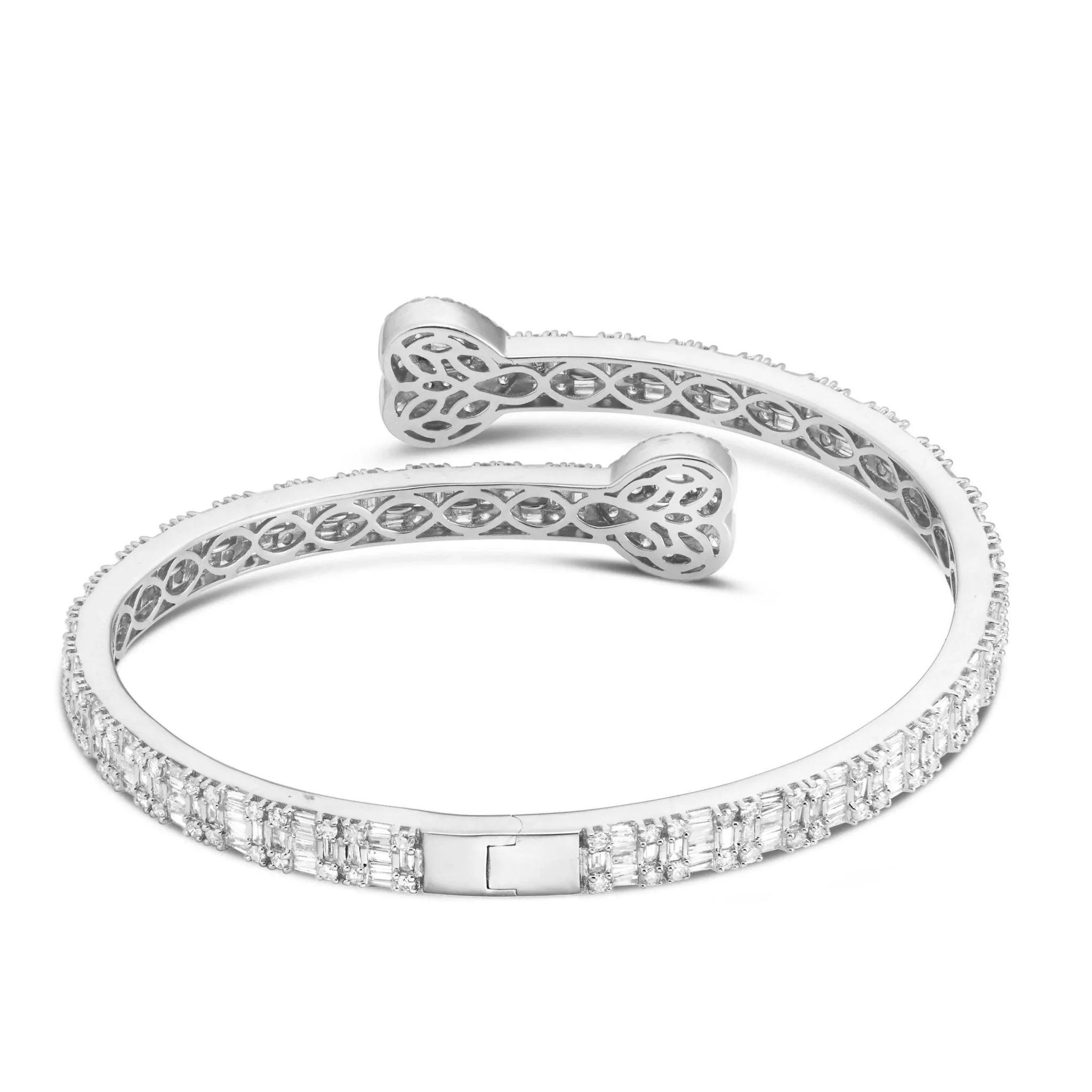 14K Gold 4.69ct Baguette Diamond Eternity Heart Bangle