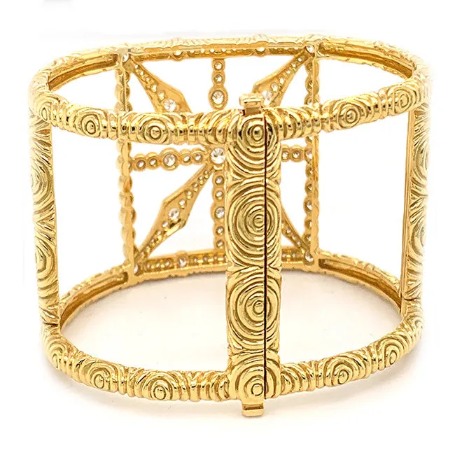 18 kt gold bangled bracelet with diamonds