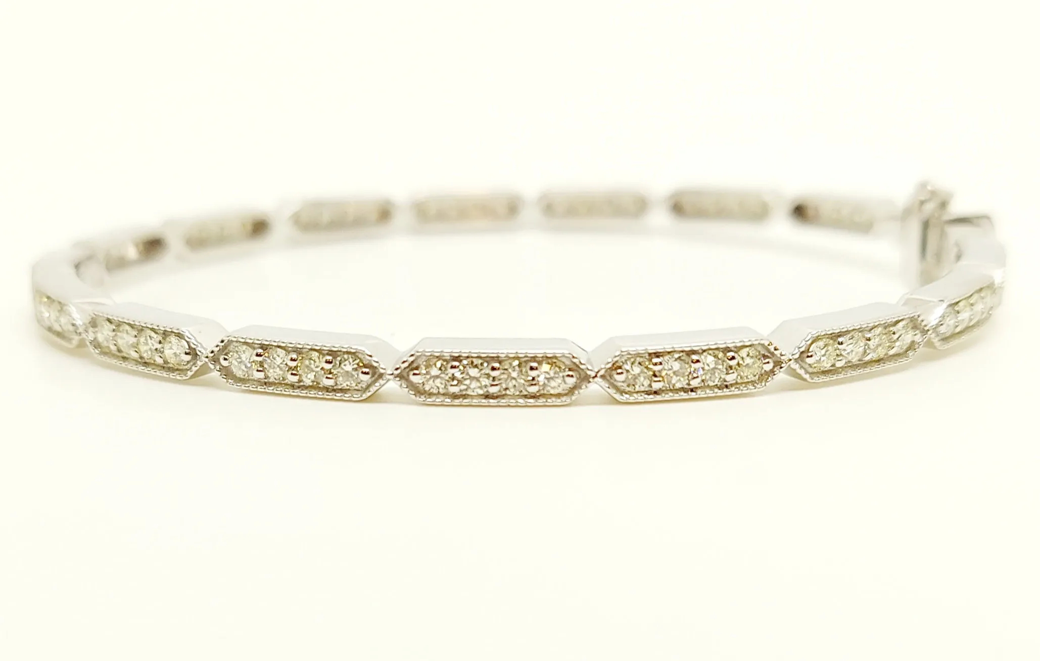 DIAMOND BANGLE IN 14K WHITE GOLD